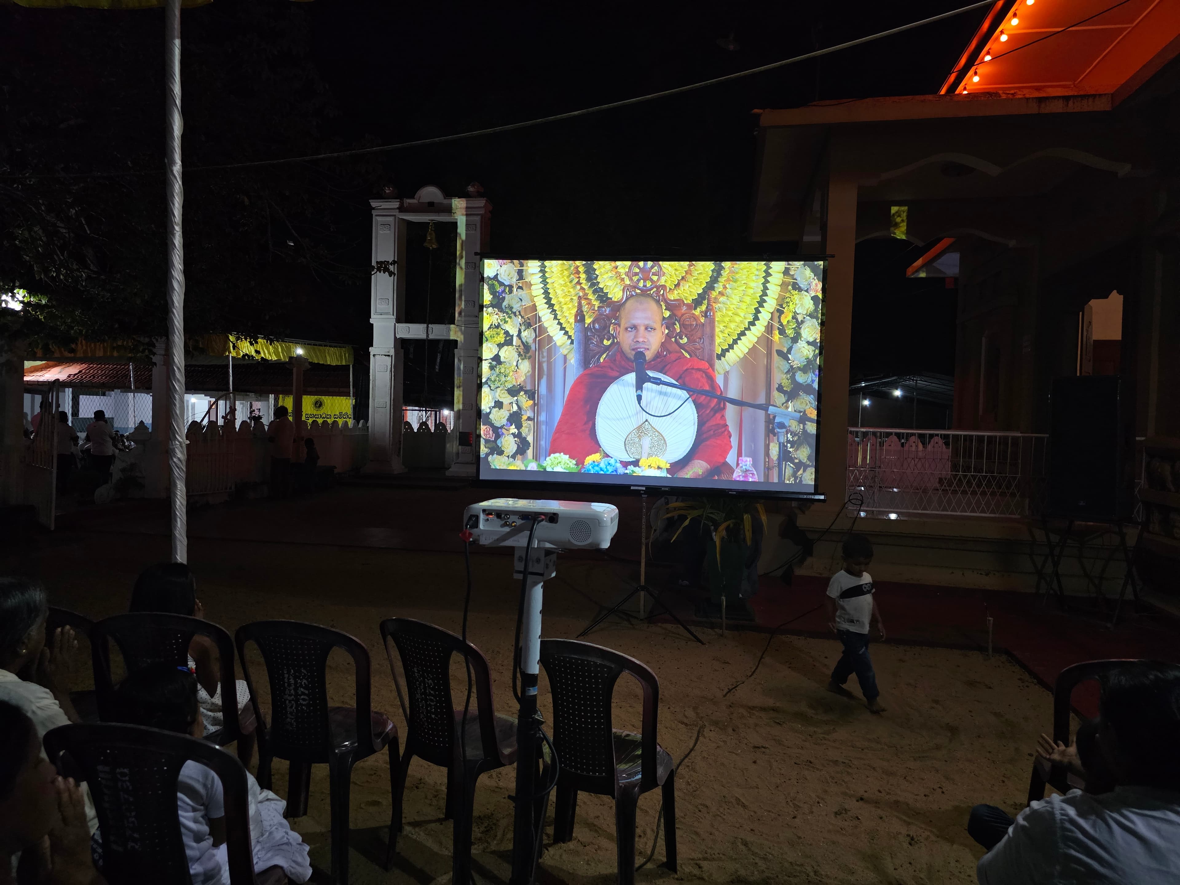 Epson EB-X41 Projector 3600 Lumens XGA in action 9