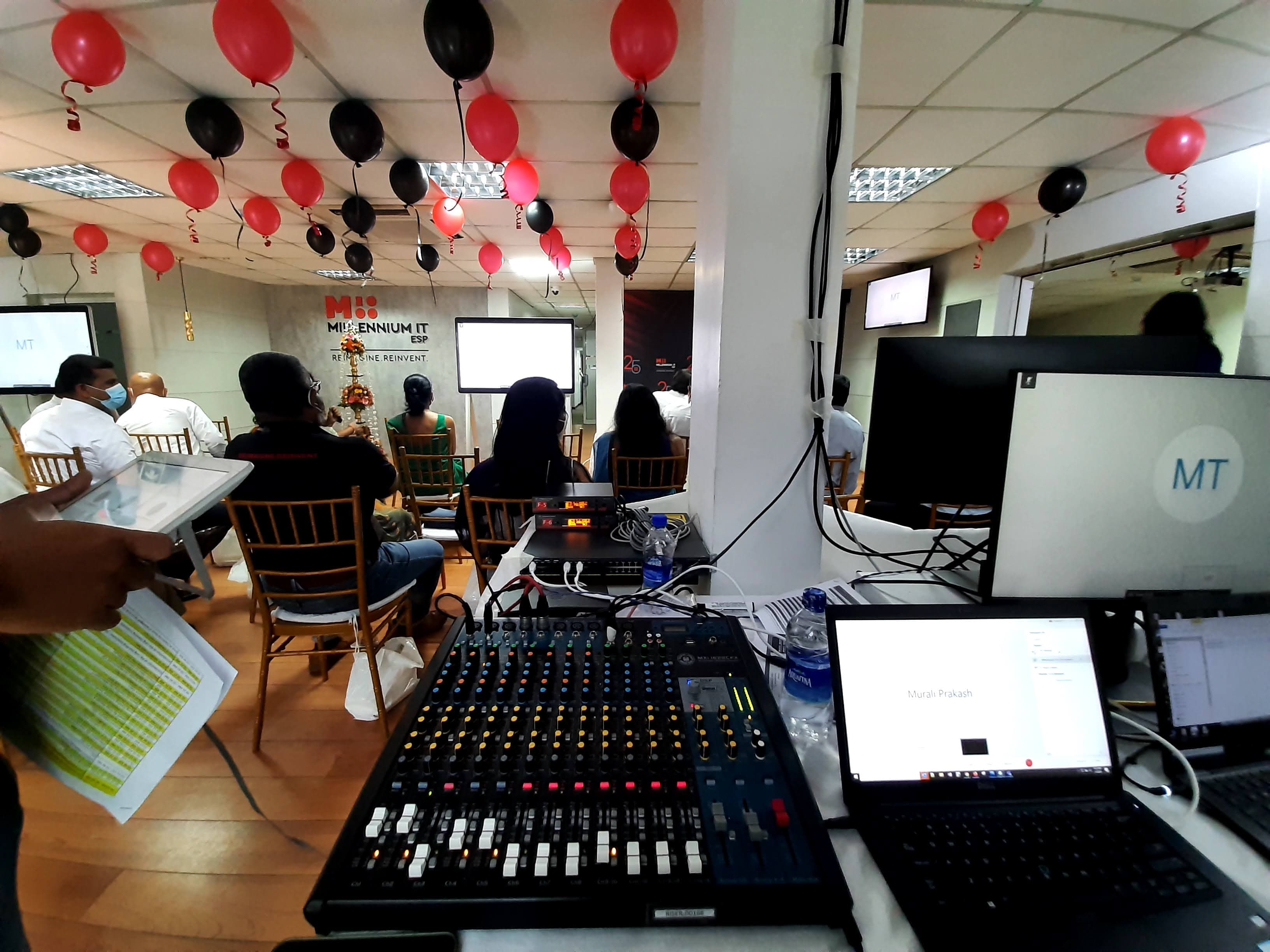 Topp Pro 16-Channel Analog Audio Mixer in action 1