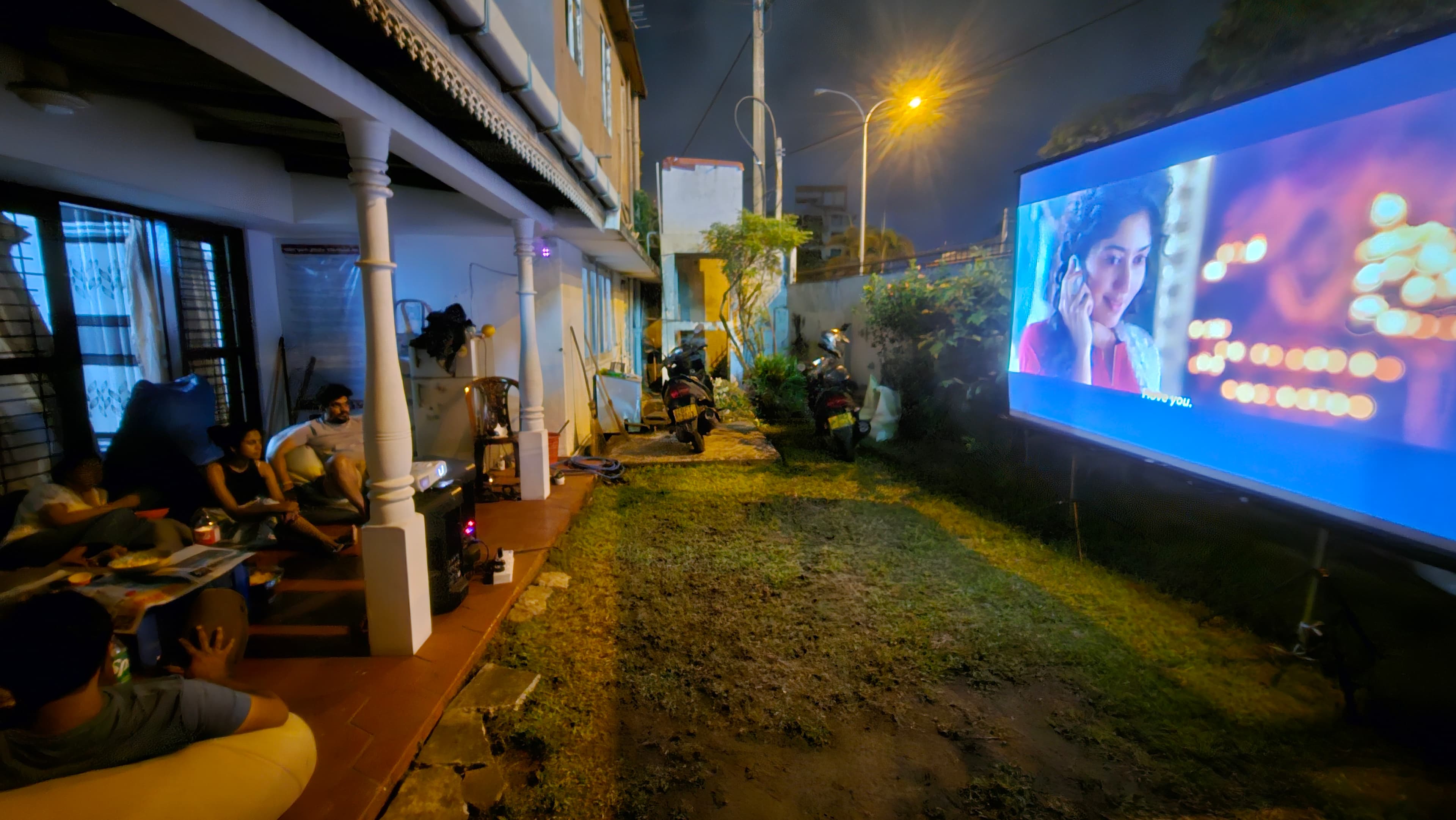 Tripod 10 x 8 Feet 4:3 Projector Screen in action 7