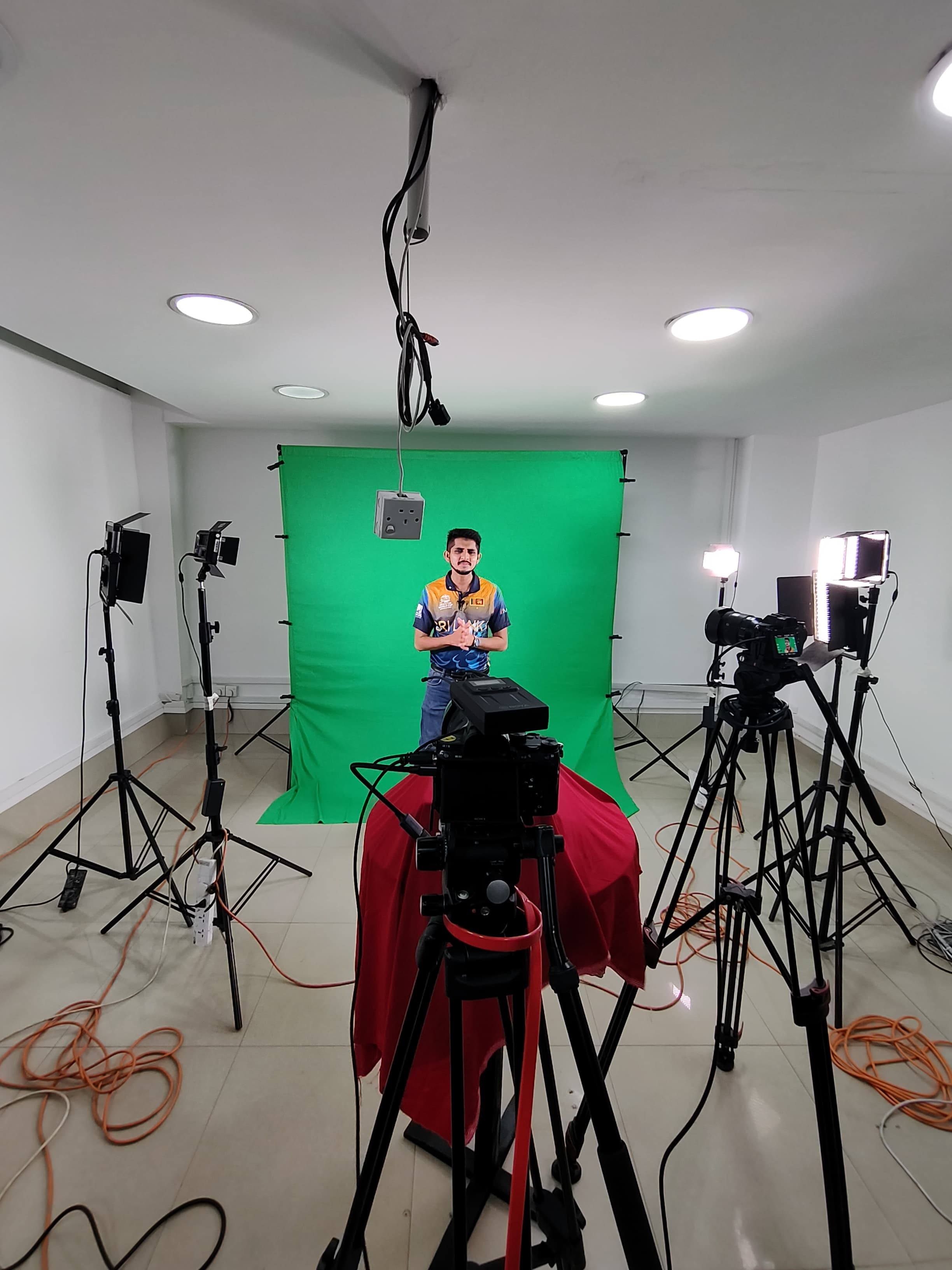 Background System 10 x 8 Feet Setup in action 3