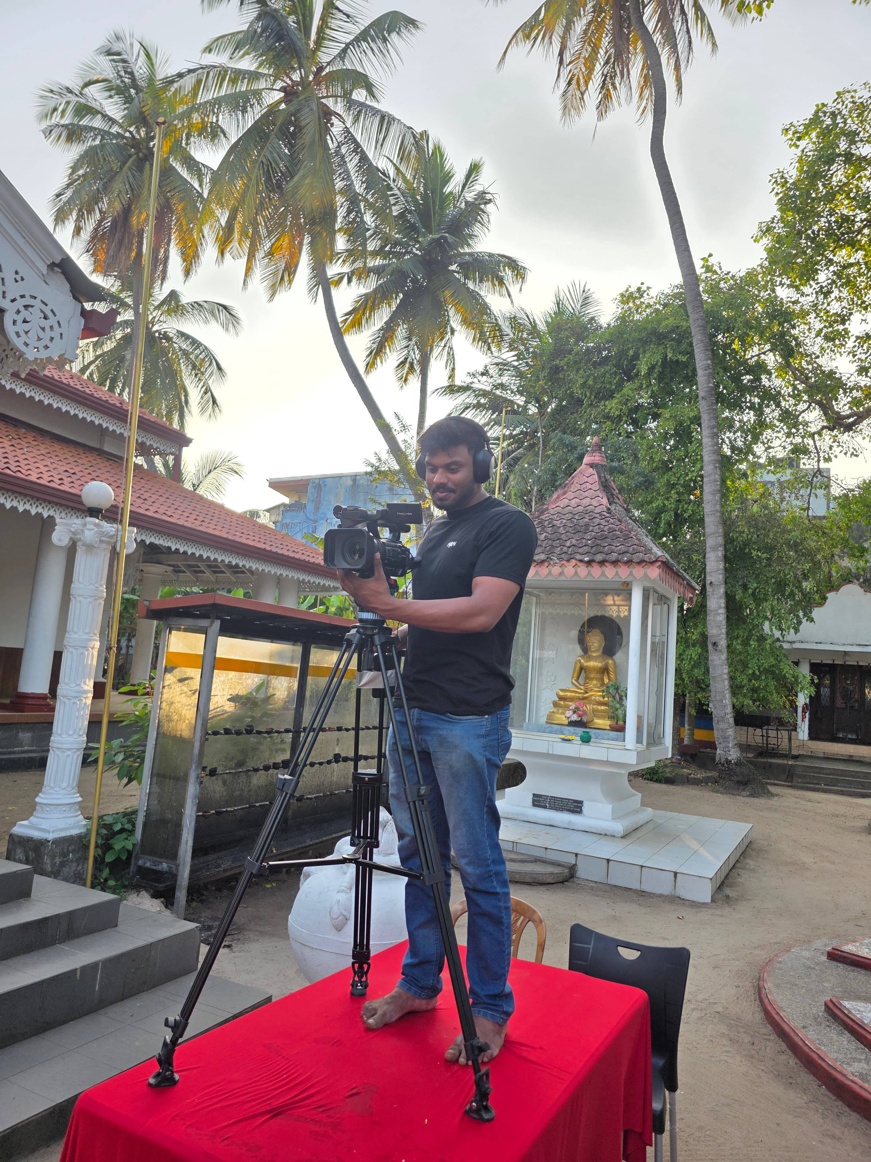 Professional Junior Videographer in action 3