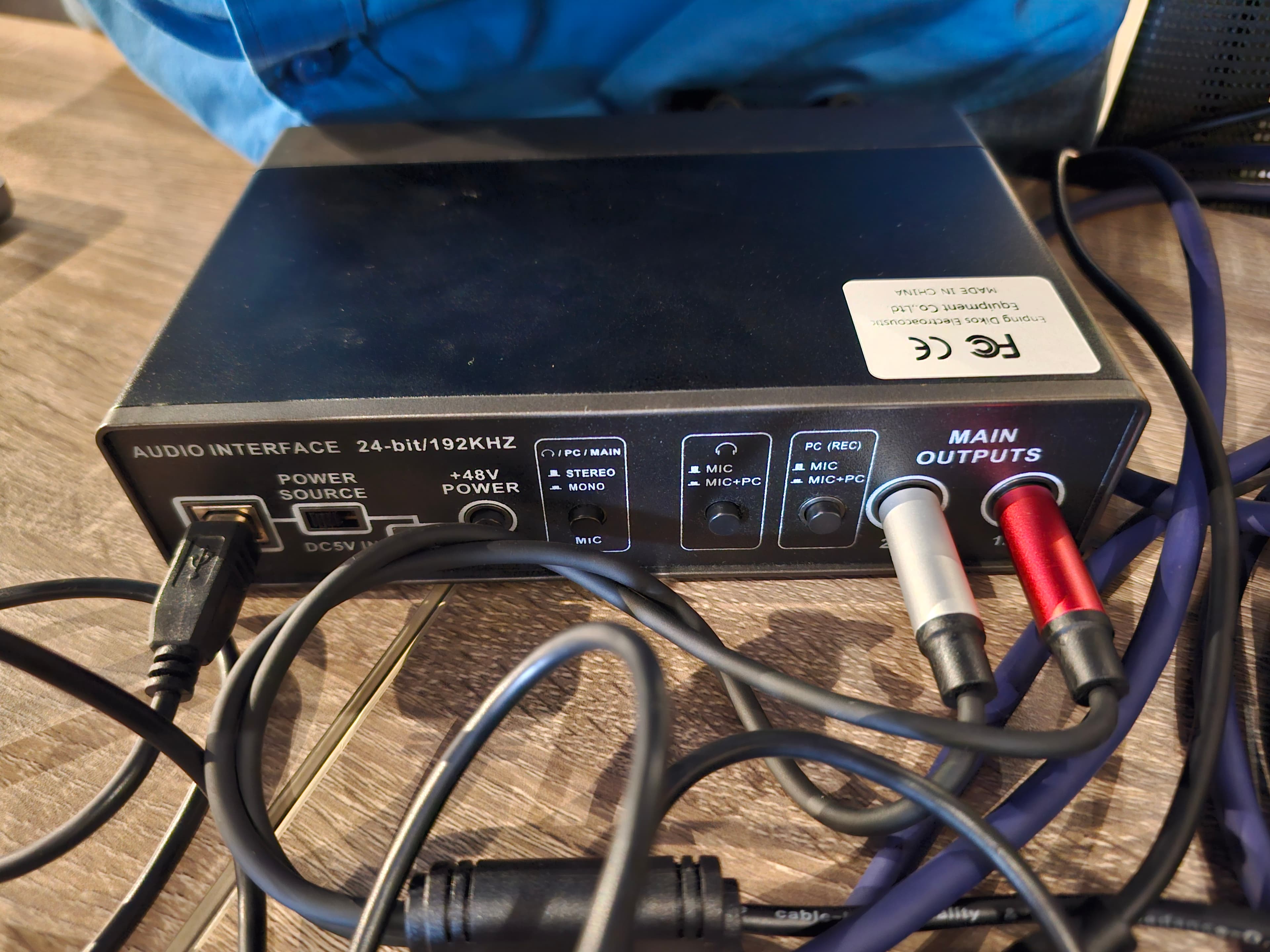 XTUGA E22 2-Channel USB Audio Interface in action 4