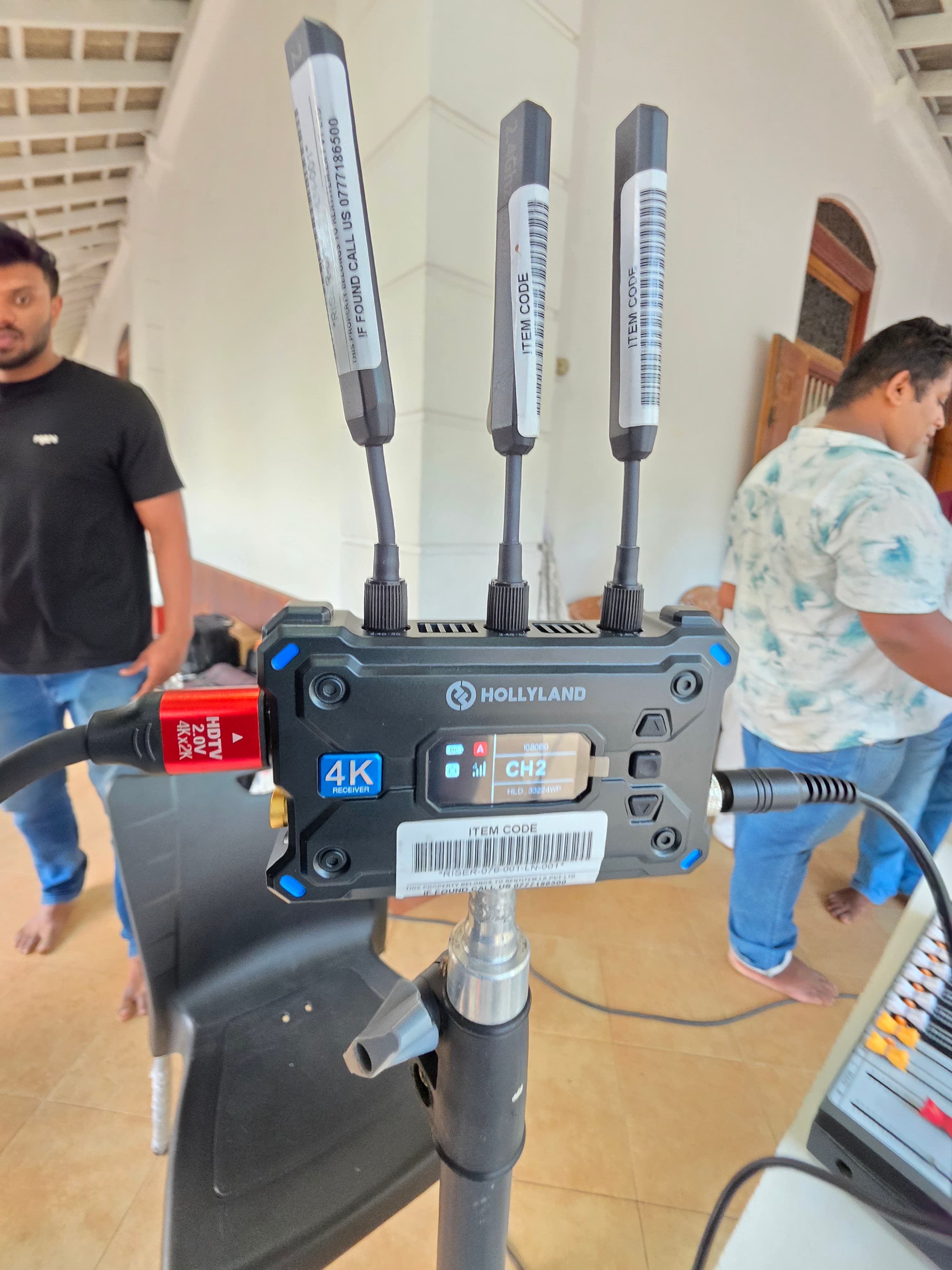 Hollyland Pyro H Wireless Video Transmitter 4K30 HDMI in action 2