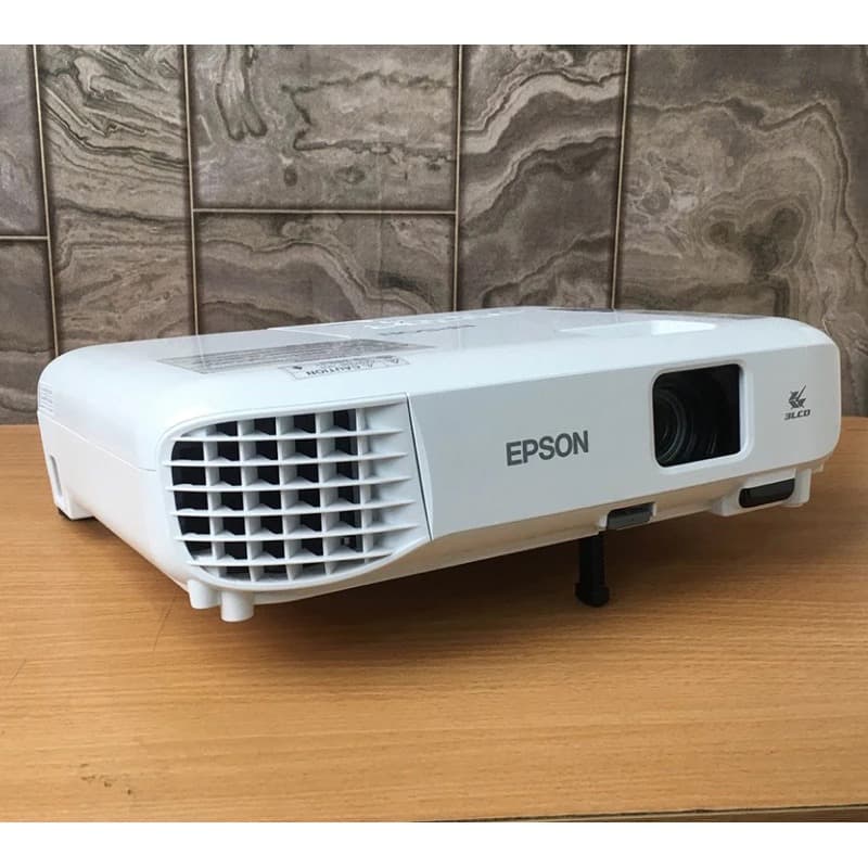 Epson EB-E01 Projector 3300 Lumens XGA in action 1