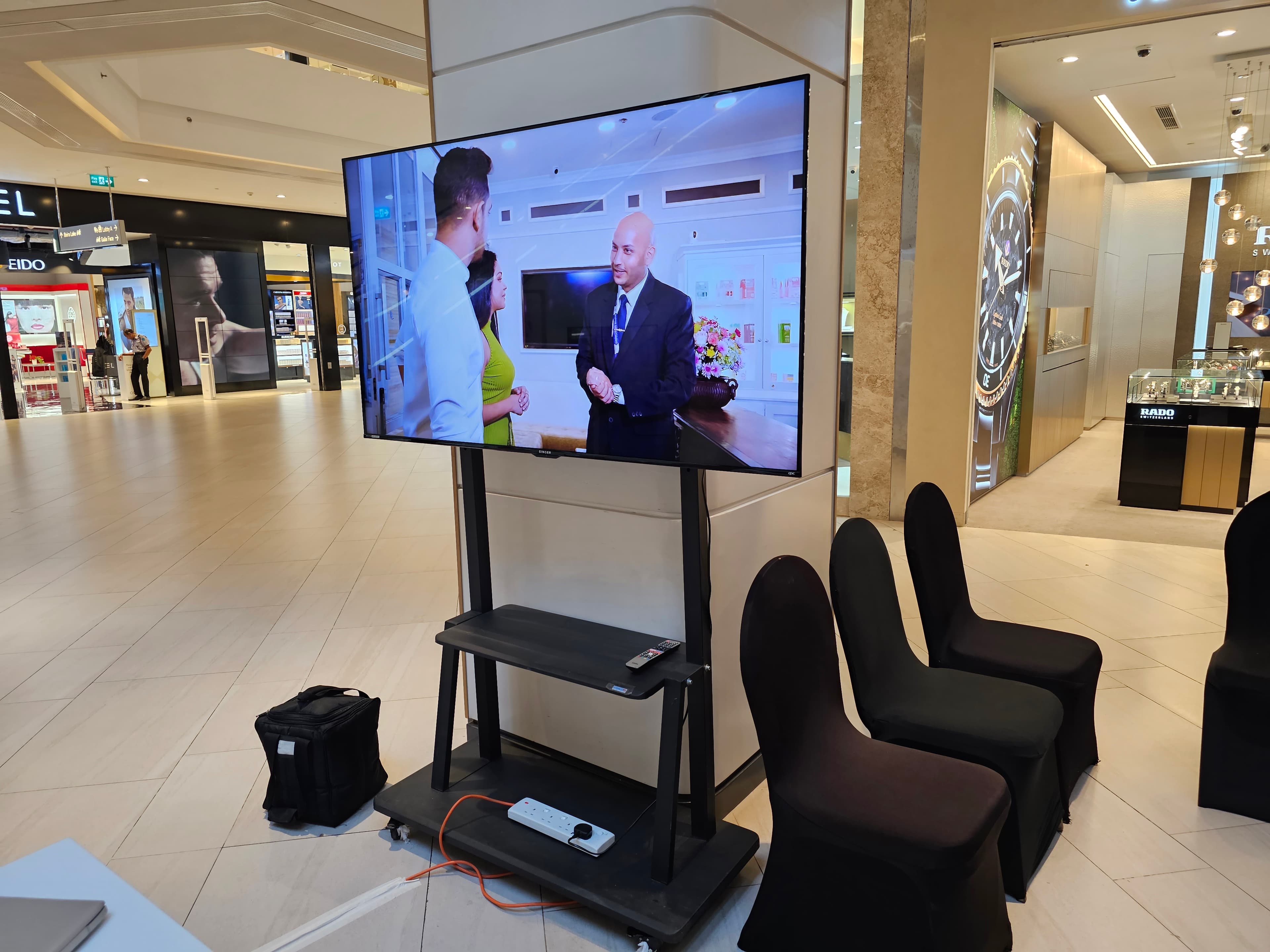 Singer 65-inch 4K Android Smart TV in action 1