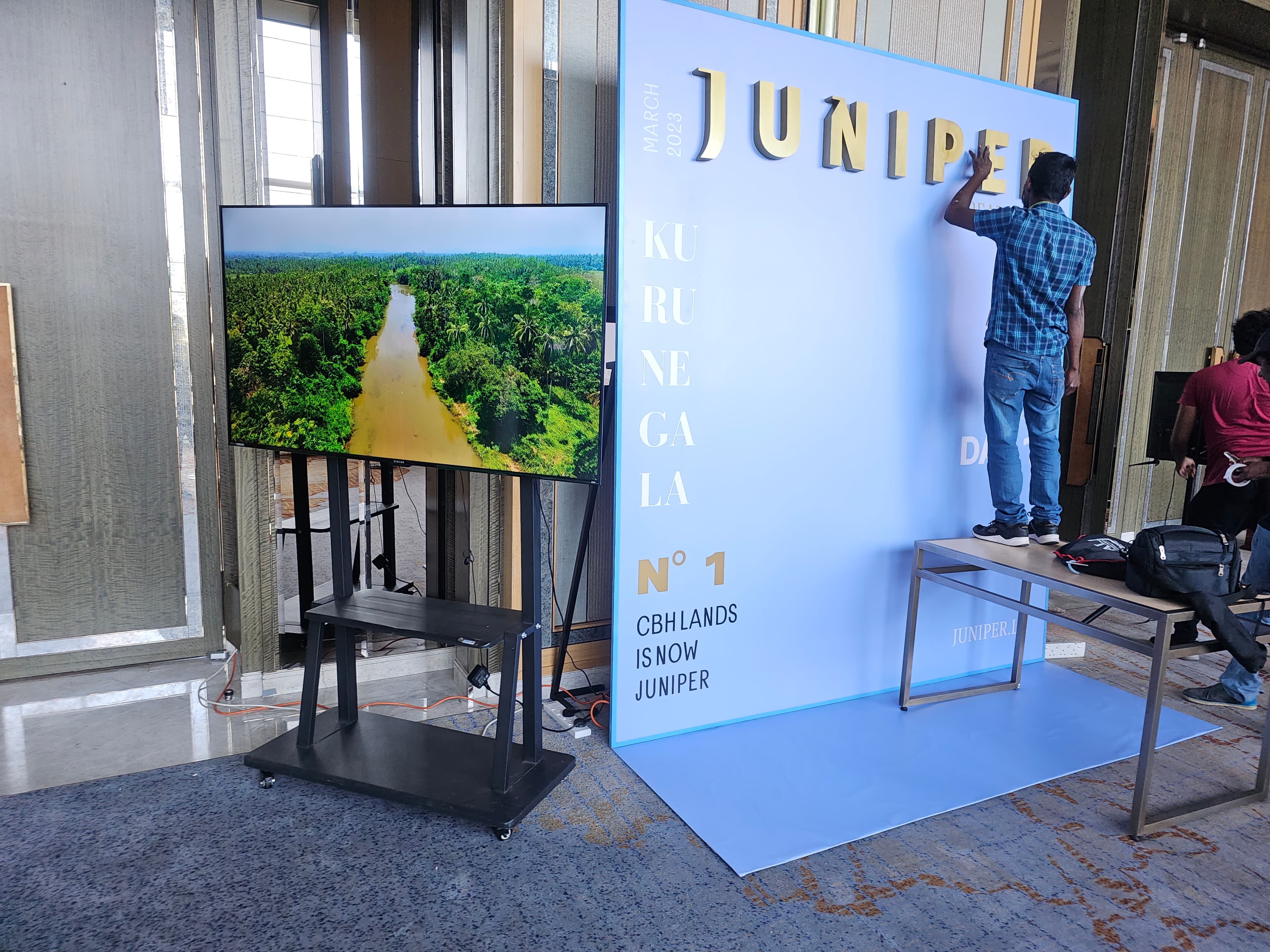 Singer 65-inch 4K Android Smart TV in action 6