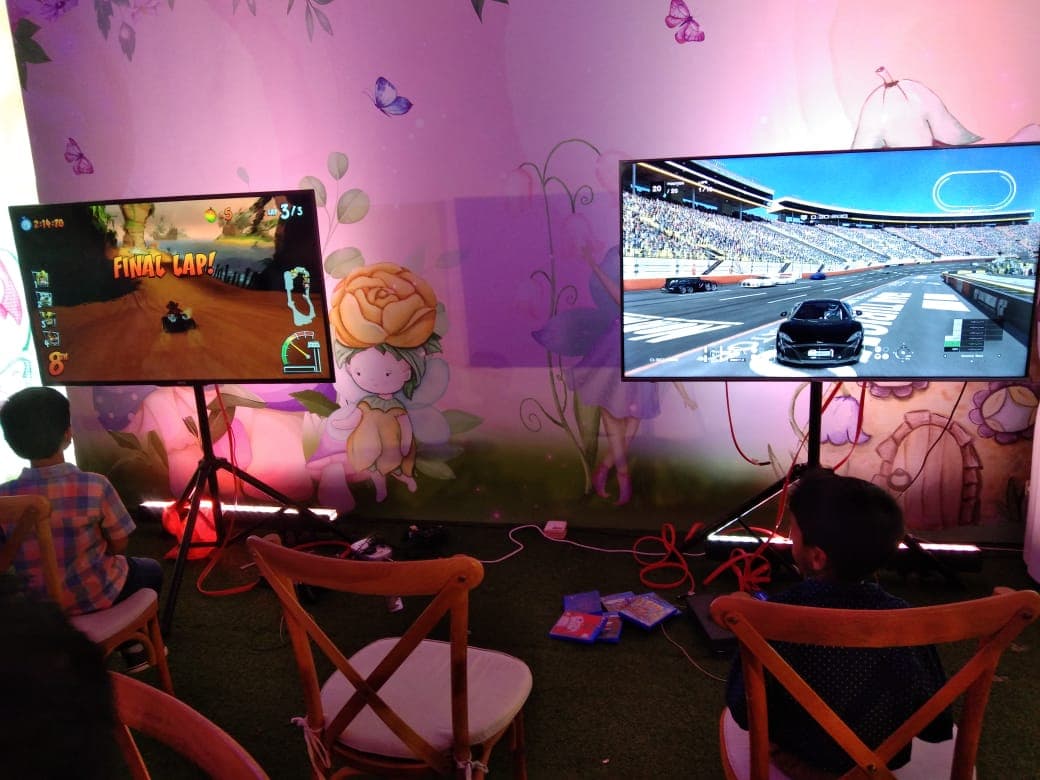 Singer 43-inch Full HD Android Smart TV in action 5