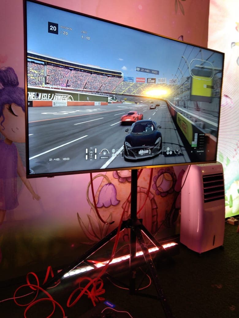 Singer 43-inch Full HD Android Smart TV in action 6