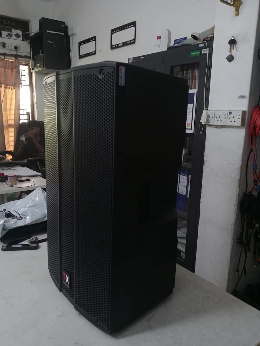 TX PCH-15 Pro 3-Way 15 inch Active Speaker System — real photo 4