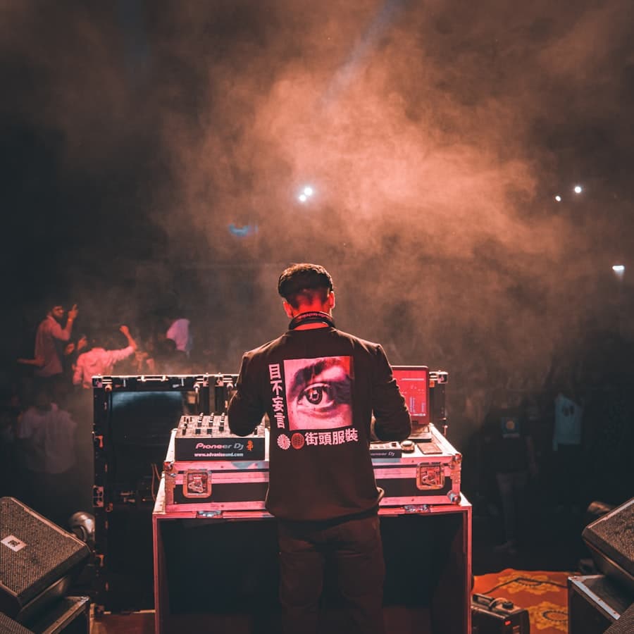 Hire Professional Disc Jockey Artist in Sri Lanka - Professional rental operator from Rentitem.lk