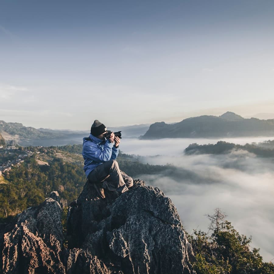 Hire Professional Senior Videographer in Sri Lanka - Professional rental operator from Rentitem.lk